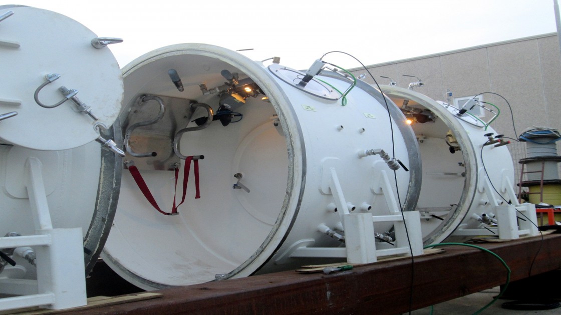 Sectional hyperbaric chambers