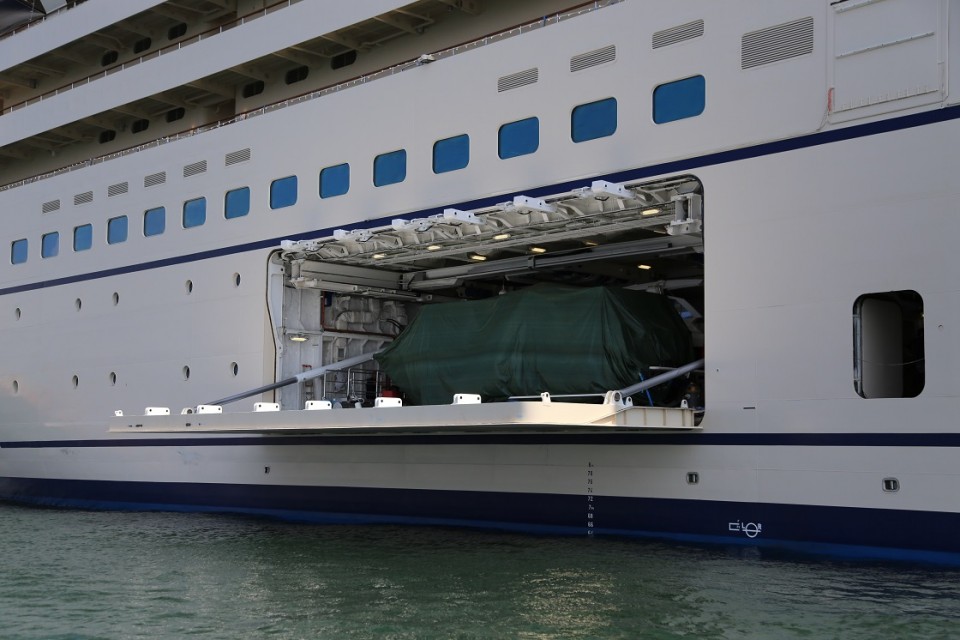 Cargo handling system